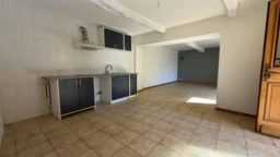 location , type 4/5 , cuges