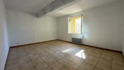 location , type 4/5 , cuges