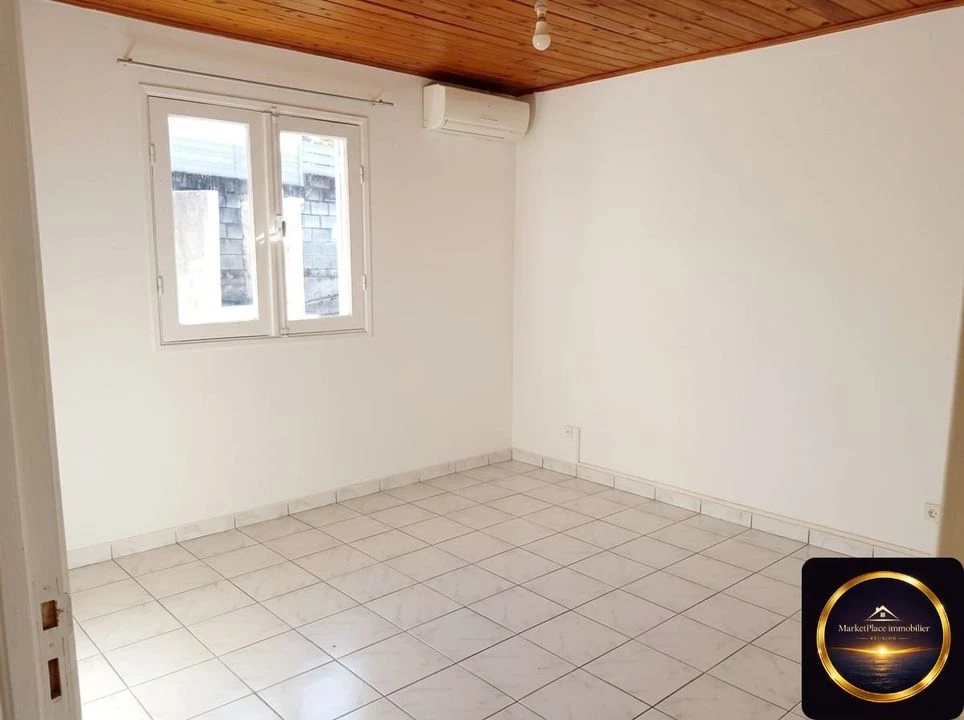 plain pied - jardin arboré - piscinable - 4 chambr