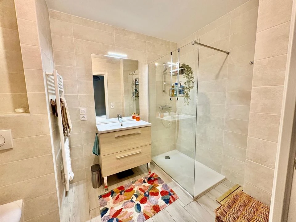 SALLE D'EAU AVEC DOUCHE ITALIENNE