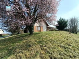 A SAINT-CYR-MENTHON PROCHE MACON ET BOURG-EN-BRESS