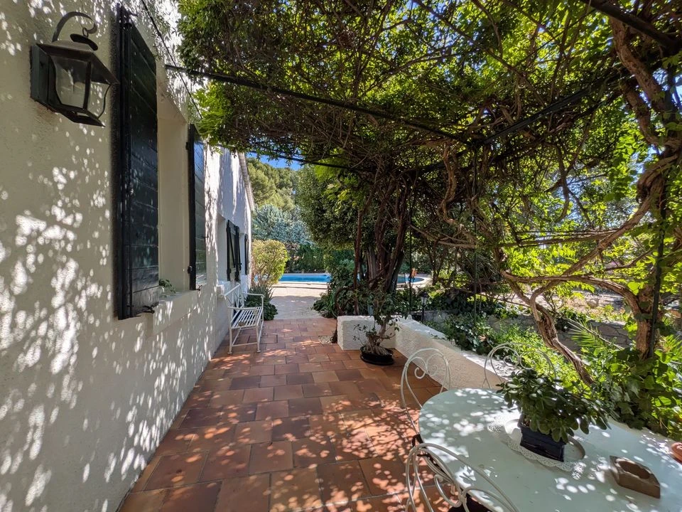 La Valette du Var villa de 300 m² hab. Terrain de
