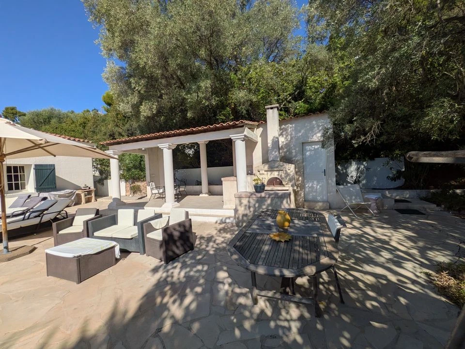 La Valette du Var villa de 300 m² hab. Terrain de
