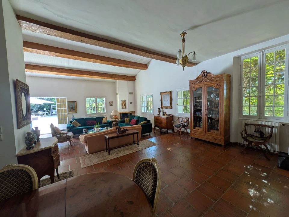 La Valette du Var villa de 300 m² hab. Terrain de