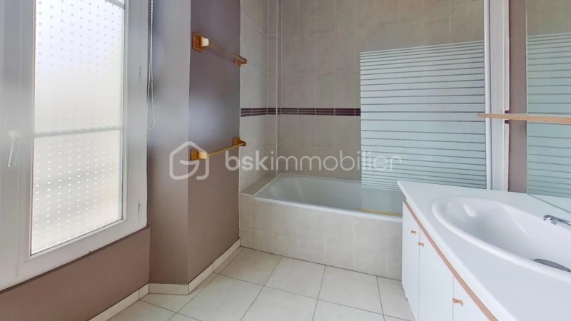 nicolas_bourlon_bsk_immobilier_bathroom.jpg