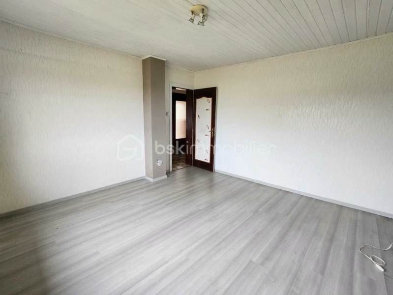 umSwXteF79PAdn6bdLoH306Qt4KObNOdcVMyhuBc.jpg