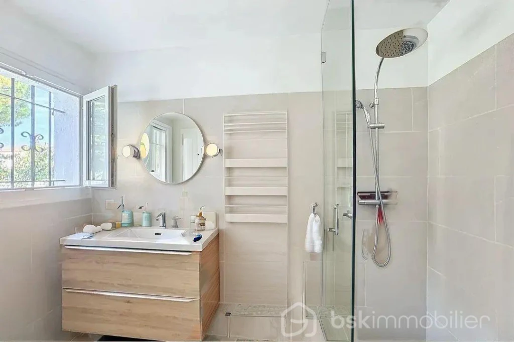 54vPbjQAGqDYpIkaUgw8E4gz14js5JucI7l2MCyh.jpg