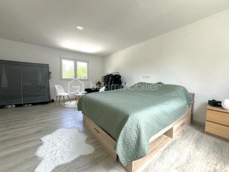 OcrFbAYE2XBPM2zDgxiPc07J0GXPUBb7rm881T9W.png