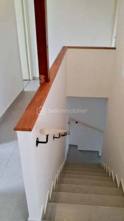As8RTFZ3bJ1km3FxpzrtaVwKdUsZ53GXLOE1x1bV.jpg
