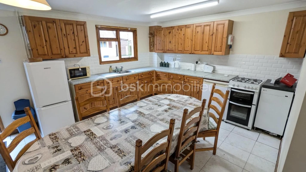 ZQ5HE0CHcyErjt3aOEfJMBuq2uzBuD70YapxZ7LR.jpg