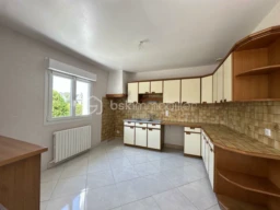 VKVElQeiN2IbX12hKQsC6SkAVrSpAeJ98vvcLLE5.jpg