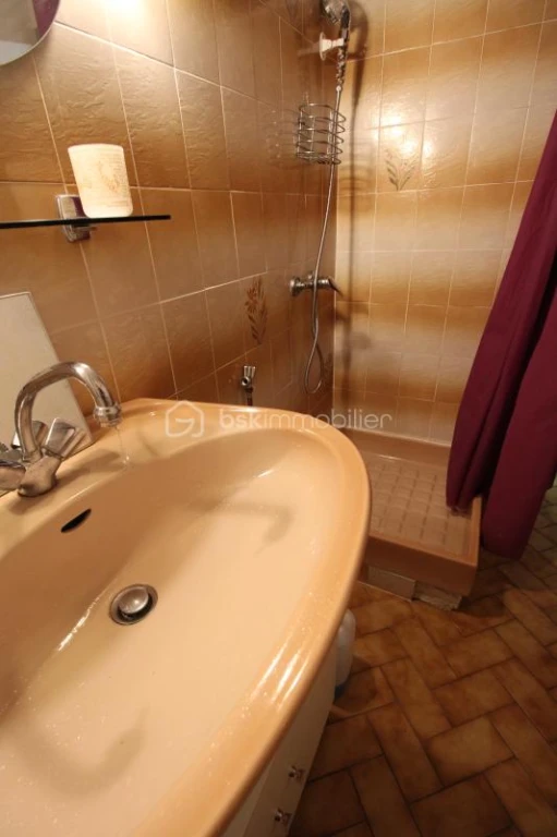 dBM2mrhaJza6S13d0Ar5QNJDaHUDI9uIvifF65rL.jpg