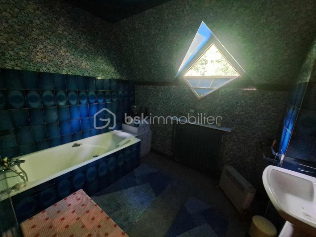 bj5CxksBLRcXIQTwM0CiVk06i7eB6rRT5l0tONSg.jpg