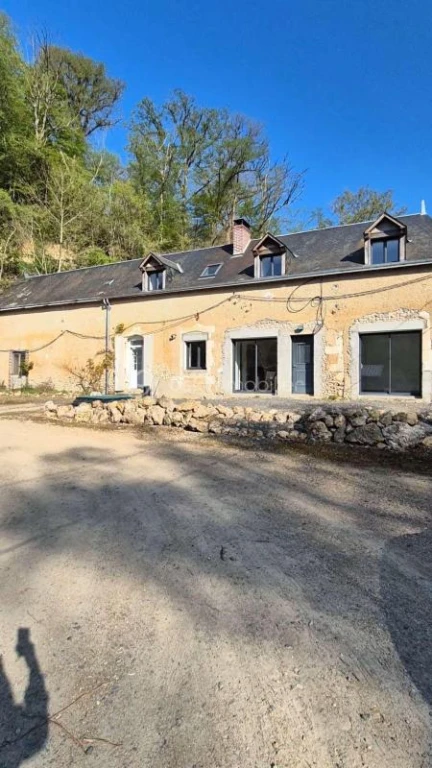 jauZkglxxvca6ESlWh5zILJaFSFYSe8T2gZ7sKY3.jpg