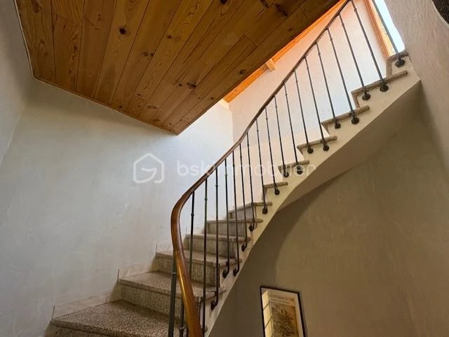 JEv518VPYAJh2d8dfLo49hfY5vtT7HEOa4KYOqiK.jpg