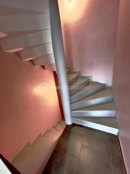 2PabmYtIoUyg95XhuLMCkvV9iv8HPCrHzRKTJxjn.jpg