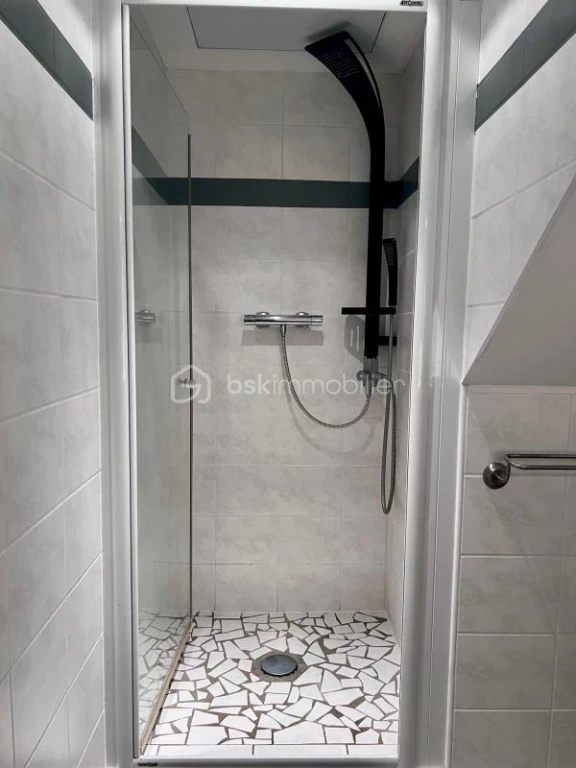 6Ft9qcQT0SN4au0JFzfs25DSLAVoF33nO6VL4bwB.jpg