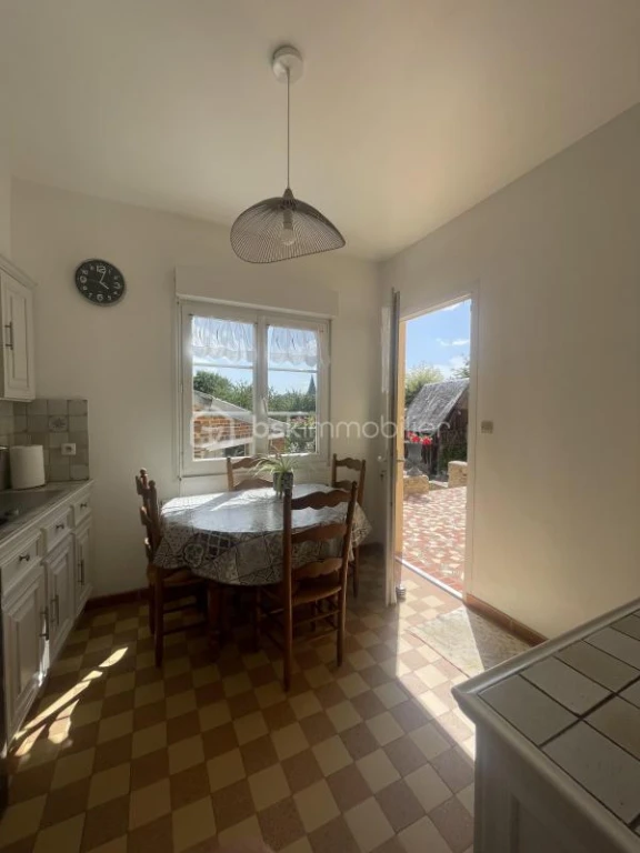 48qty9RvXEJsb5DlQdrjwCNGZfwGanl7VLw2zIGb.jpg