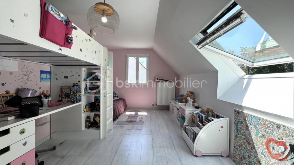 7sdlEIB770p10UhJZjvgX9bw8JpWBO61DqKZM0wL.jpg