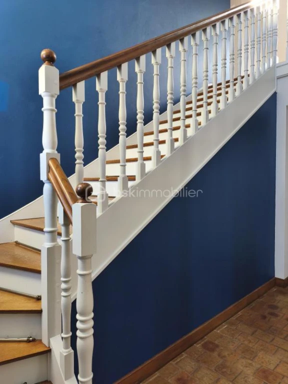 D3i3KVGJlKE3orjB1HAAr0CrWUJ8XybUAyeBdlna.jpg