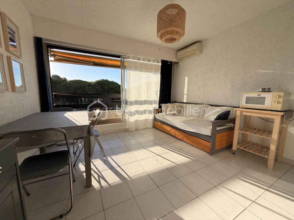 J3xwvhWXyh26qd1EJyWt5KLqlNkT5KR9TC0Lu8xK.jpg