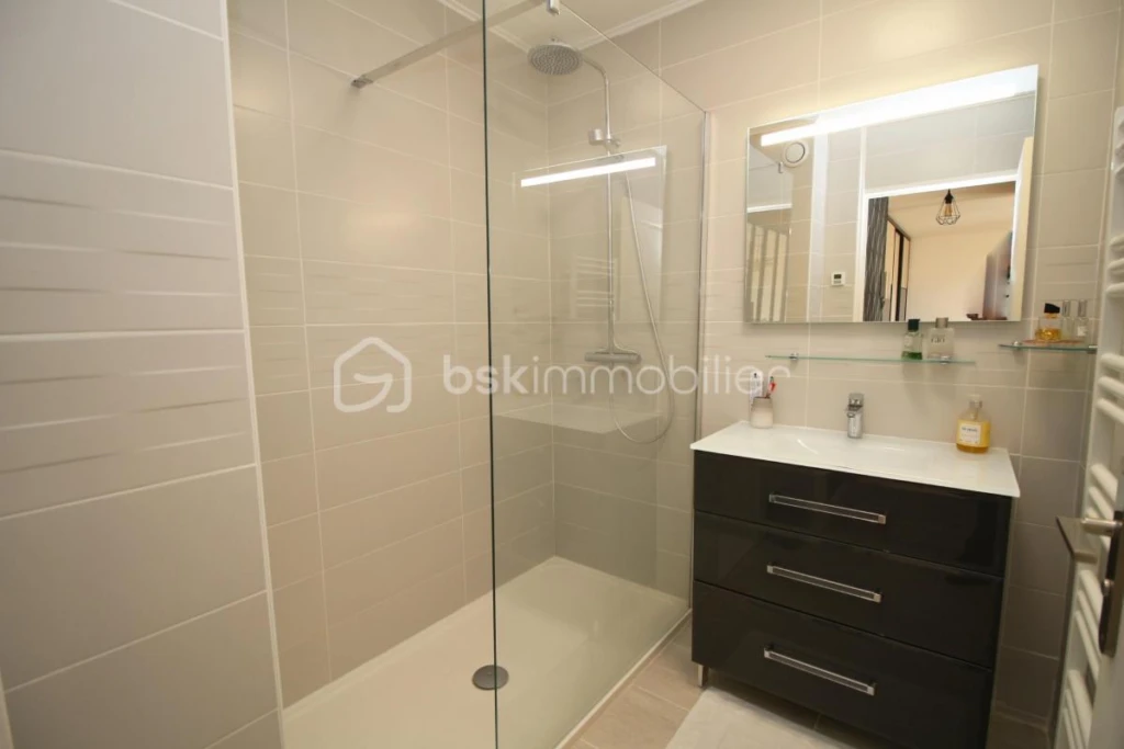 aoD9GpRLvMIGKNFgNBQVIkNkm0HCUMkkuO00QRMA.jpg