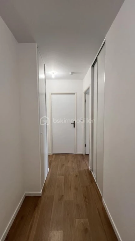 pStxG8eLvksBvYU0DyzWC1lAiRKf6SMCRE4BGRzU.jpg