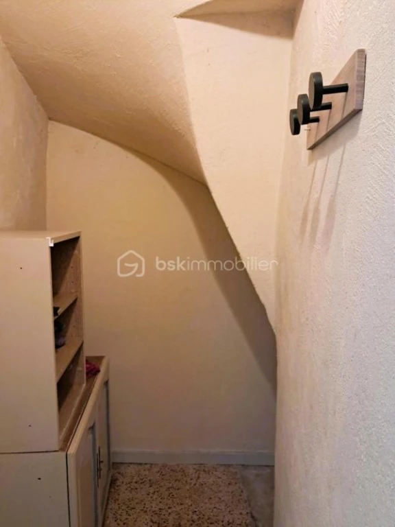 02jZGhxcW82nciSYdTHyUmDbK3D0TN4Tl4Sz3M8R.jpg