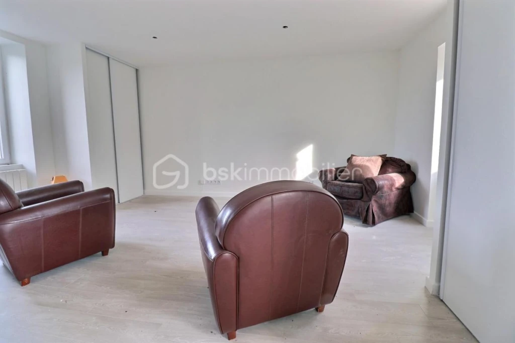 zfEH5DxcQx7xgYASPJTCRAoXXpqIwgHv2acVnSiX.jpg
