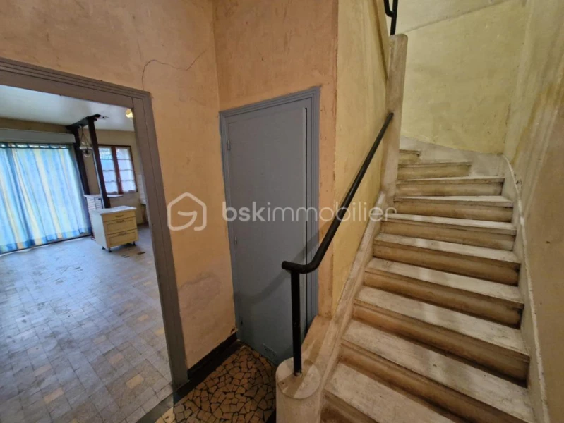 RdQahs302oN1PuSfoOzqzIof7GGoZO2i7mB8ZjGu.jpg