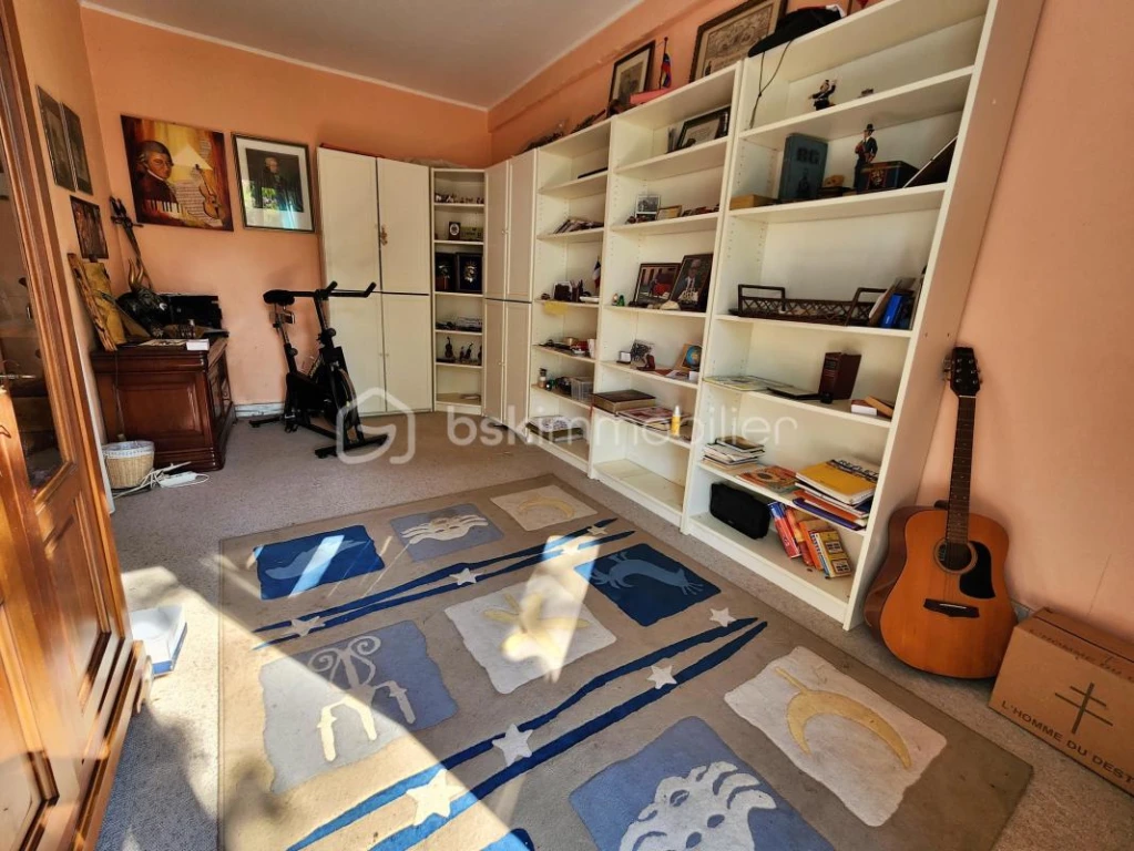 hfFmNbnrgg8oKyJUqdFnrfZsqVMXrFwLLz4qZxqH.jpg