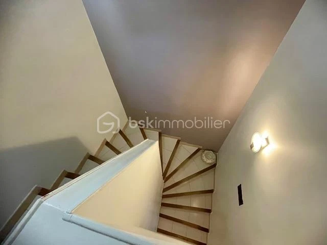 rDLTmy9VrTpVnCvENv5fb7EbWfsfMqFLTUBJIy7O.jpg
