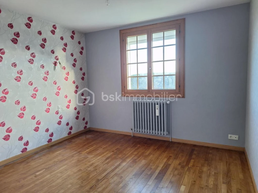 KM6TxUluXGRiSBeI7I81fr8XlMWlHMyzsYhrTfCg.jpg