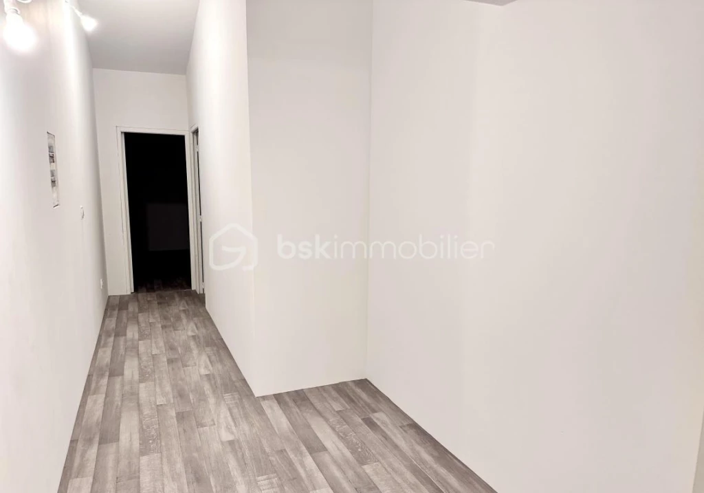 lVdZyfNxBimFaBM1yng3yqkgA7zfgDOUXQMTXeDK.jpg