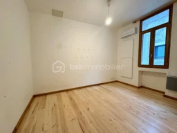 NBFjdPvG9vmW3LVAsd8E5YE7VhA0dYiGztMGE2Lp.jpg