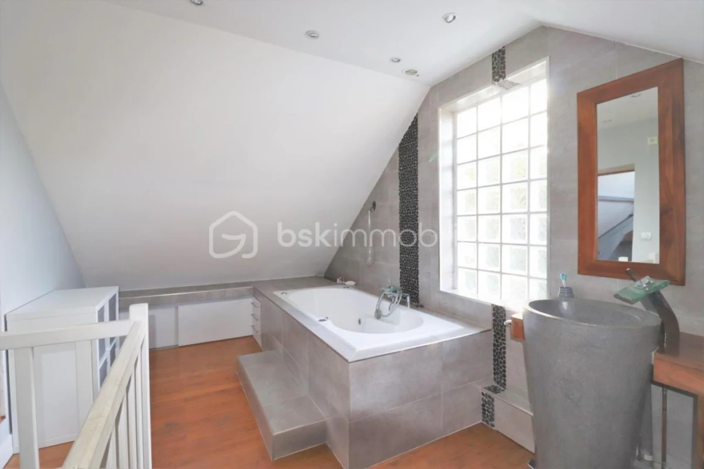 P2nnD04A5PqLzc36Y1wdSgE3lPbe7V7LQuxlLlOr.jpg