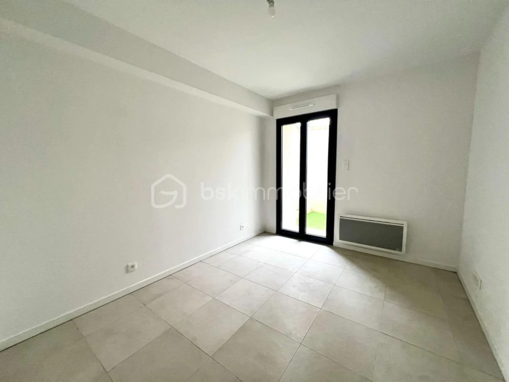 haVryMrw66auJzRFes5kkSjZhErRN8vq4Lait19I.jpg