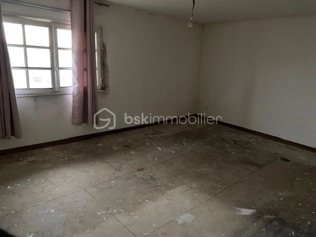 eeZC1k0UrINi377GnMRyybBWipUJHpzGFiJNgUh0.jpg