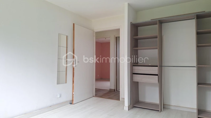 EObD8iiKLeYKcx2KhHfClsGkUTU2h5xJj4X60Yft.jpg