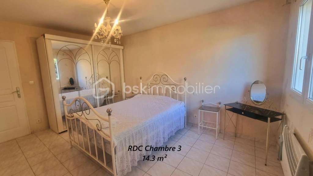 jq2ZVLuXqMc2x0b040EqICpRH1K880Br9mmJR8KR.jpg