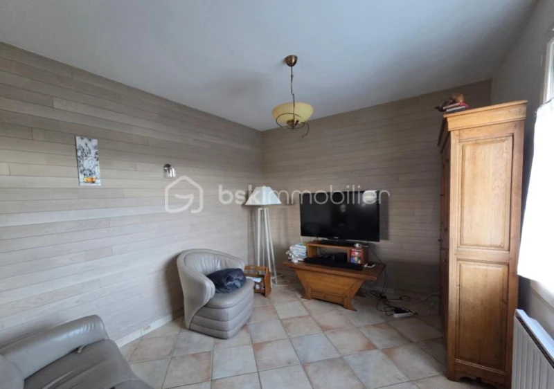 mJ6368bBUYJTgAMXpKyESUnFP0yi3HEVY3Hr7pA4.jpg