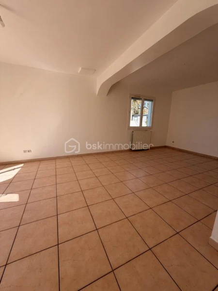 F76PhCUaN8rBJTkA6febNGOHn9eXaTQ9rAlbo2qm.jpg