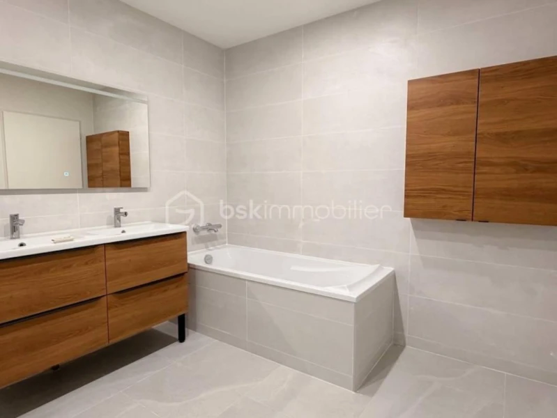 2gzHUEToq16ASABgxS86Xgm8Kls6AMeM3i98oJrE.jpg