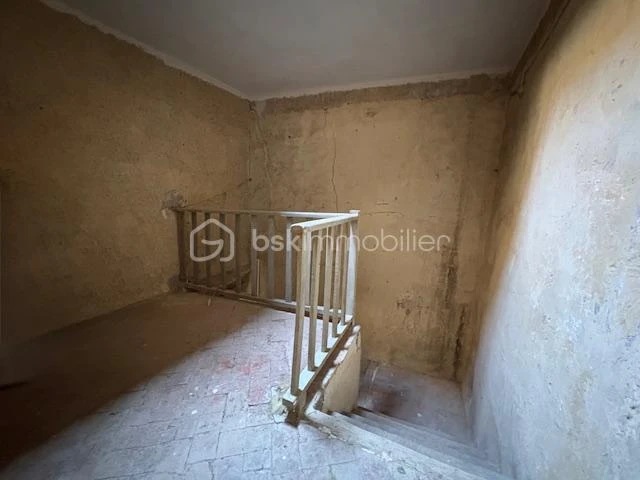 fj3APizYJocxJFKzNNAguuhU1oDvlxSPgoN3wVB0.jpg