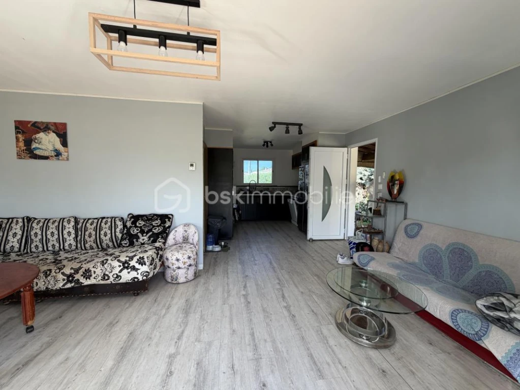 eMqfY7KYtNuosEWqioQdnkMaRqGw24oLc5pQxeOm.jpg