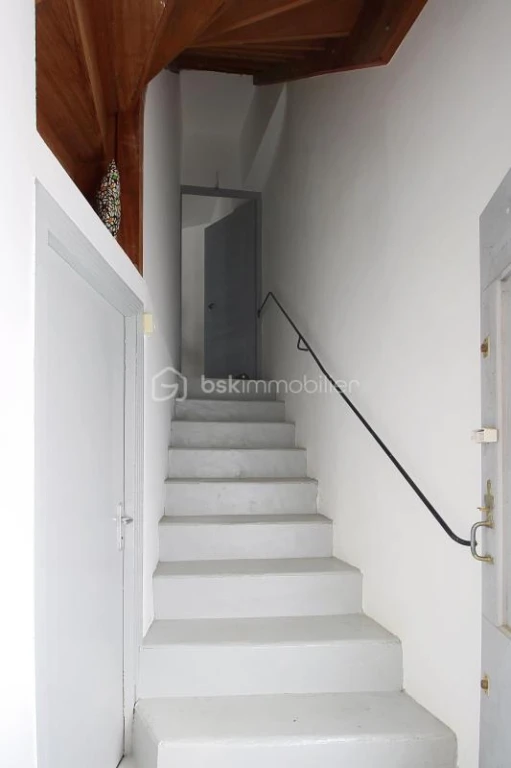 3f1p98UeVfqoSRKxJwzcTtsXfnxGl233KrBwQHii.jpg