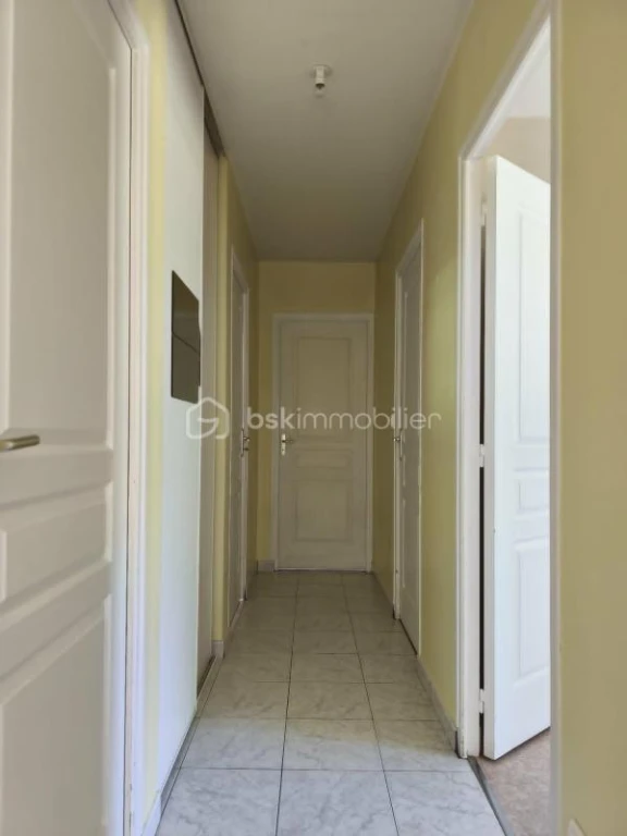 MAGLIgjcHCznRCVjdXHKMzNZtrkLPcyv6HeDKGoR.jpg