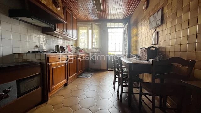 roMGboJlIEpJyoPA2GtYlZamqftuHlqlJYpKNBfN.jpg