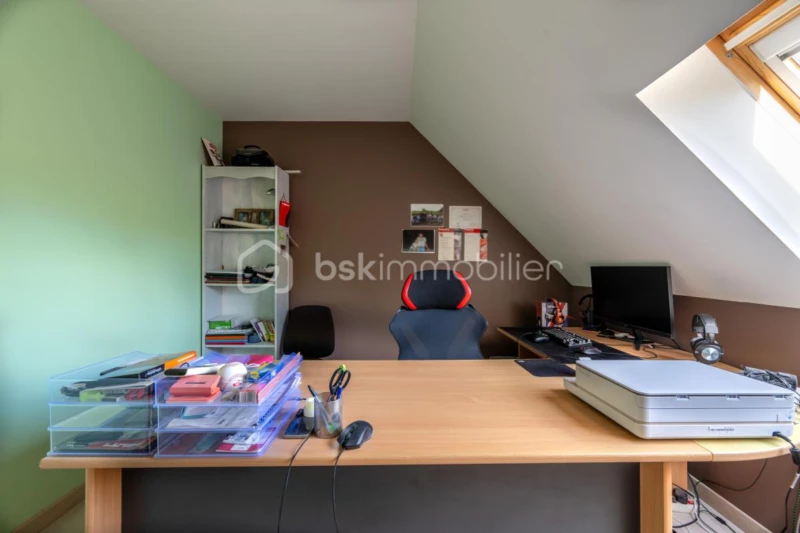 Wff81ejPvEU6BGTTaXHUKV9kvuzxLClcjvrQYtzS.jpg