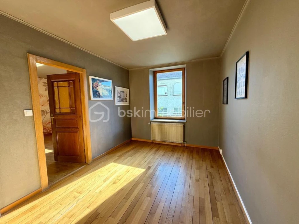 OHcaTDjNsF0tqiRAQ9aIgtNmzGAxXY9v2zj1DUDd.jpg